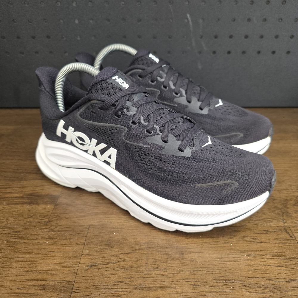 Hoka One One Clifton 10 Womens Size 8.5B Black Athletic Running Shoes Sneakers